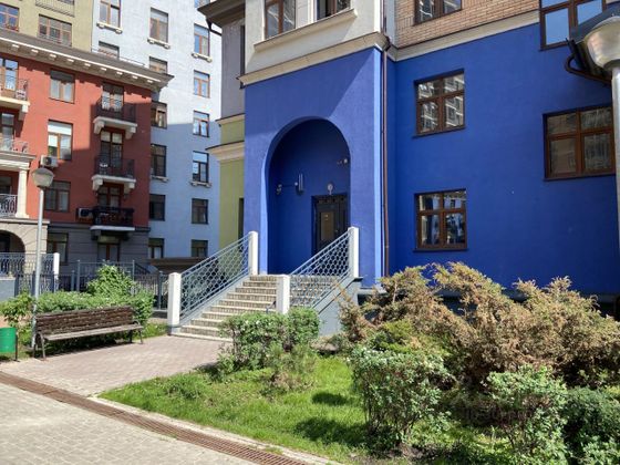 Продажа 2-комнатной квартиры 56 м², 4/10 этаж