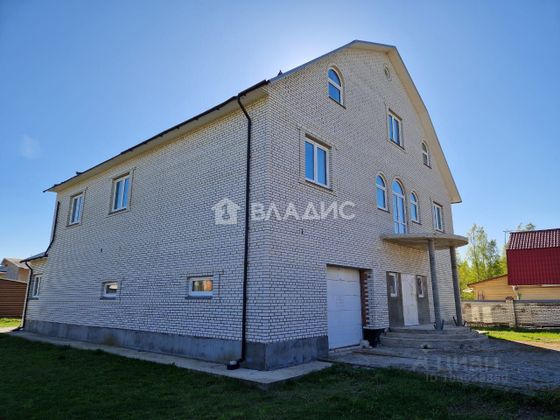 Продажа дома, 555 м², с участком 15 соток