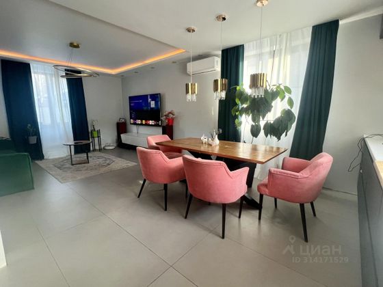 Аренда дома, 200 м², с участком 7 соток
