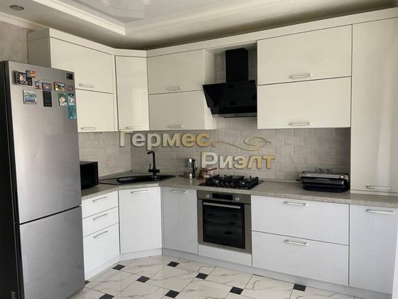 Продажа 3-комнатной квартиры 100 м², 2/8 этаж