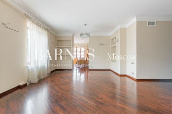 Продажа многокомнатной квартиры 188 м², 4/8 этаж