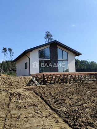 Продажа дома, 210 м², с участком 8 соток