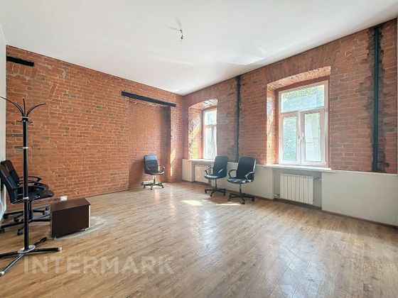 Аренда многокомнатной квартиры 200 м², 2/4 этаж