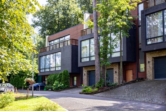 Аренда дома, 430 м², с участком 2 сотки