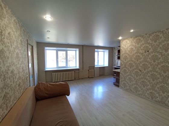 Продажа 2-комнатной квартиры 40 м², 1/5 этаж