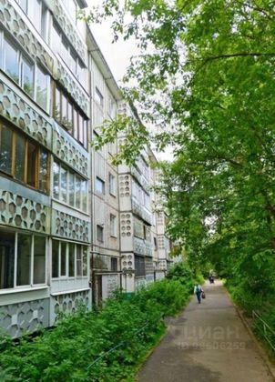 Продажа 2-комнатной квартиры 49,6 м², 1/5 этаж