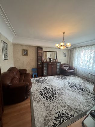 Продажа 2-комнатной квартиры 62 м², 2/4 этаж