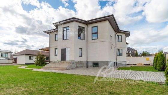 Продажа дома, 714 м², с участком 15,3 сотки