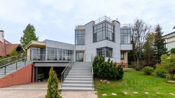 Продажа дома, 507 м², с участком 25 соток