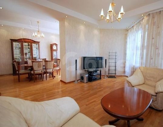 Продажа 4-комнатной квартиры 150 м², 2/4 этаж