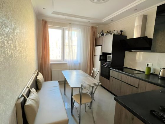 Продажа 2-комнатной квартиры 60,5 м², 8/15 этаж