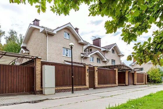 Продажа дома, 350 м², с участком 4 сотки