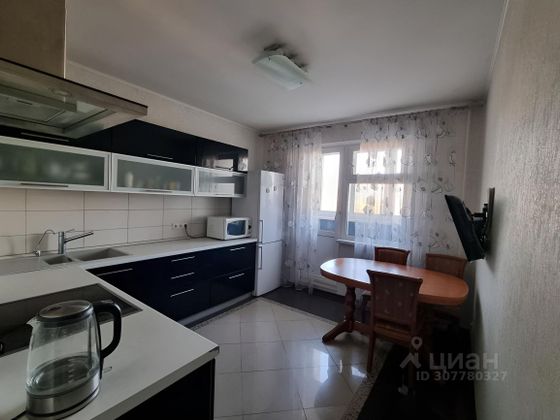 Продажа 3-комнатной квартиры 87 м², 8/23 этаж