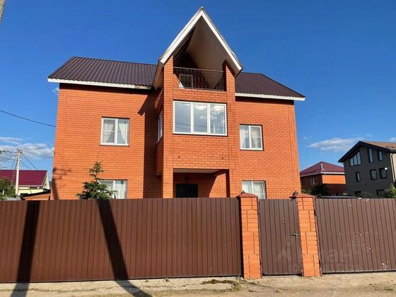 Продажа дома, 290 м², с участком 6 соток