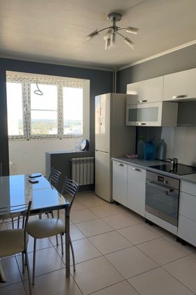 Продажа 2-комнатной квартиры 62 м², 15/17 этаж