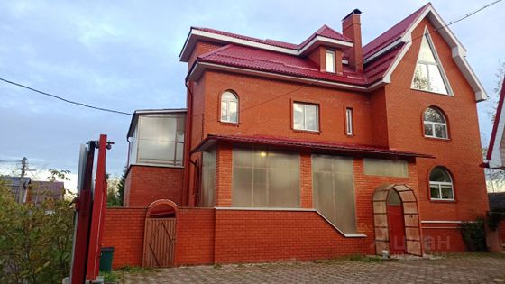 Продажа дома, 481,5 м², с участком 12 соток