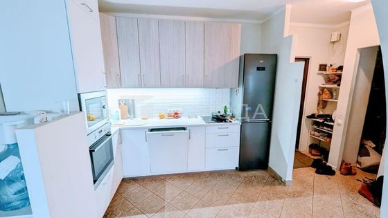 Продажа 3-комнатной квартиры 64 м², 7/7 этаж