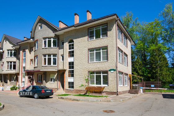 Продажа дома, 258,3 м², с участком 1 сотка