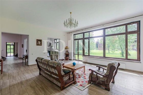 Аренда дома, 400 м², с участком 30 соток