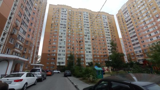 Продажа 2-комнатной квартиры 70 м², 1/19 этаж