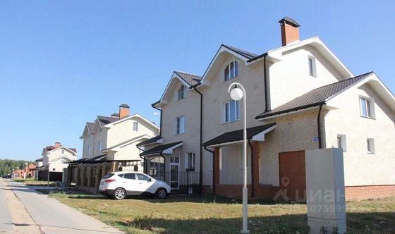 Продажа дома, 260 м², с участком 5 соток