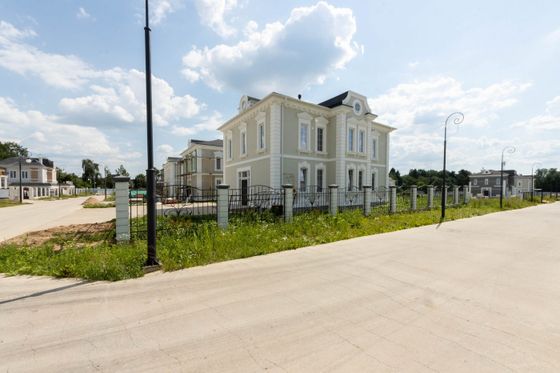 Продажа дома, 230 м², с участком 7 соток