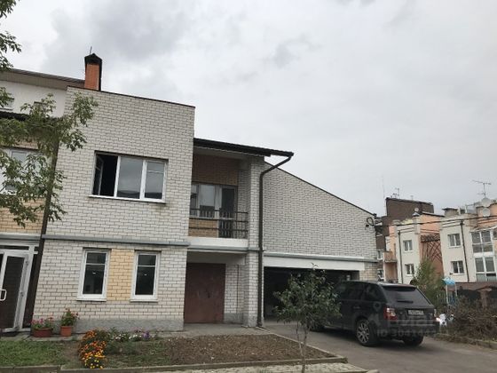 Продажа дома, 240 м², с участком 5 соток