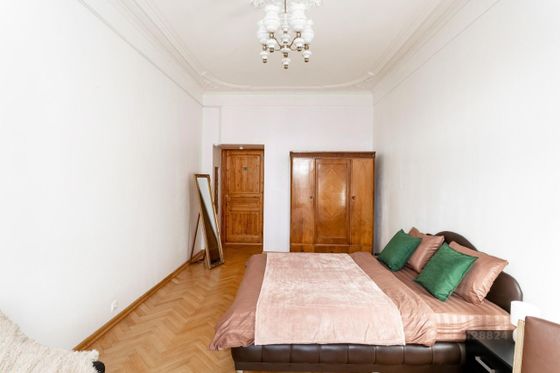 Аренда 1 комнаты, 120 м², 4/4 этаж