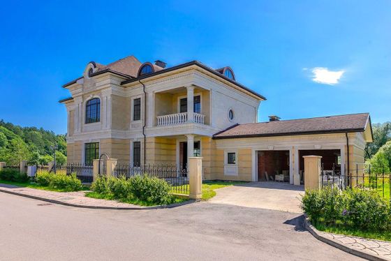 Продажа дома, 758 м², с участком 35,2 сотки