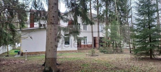 Продажа дома, 860 м², с участком 21,5 сотки