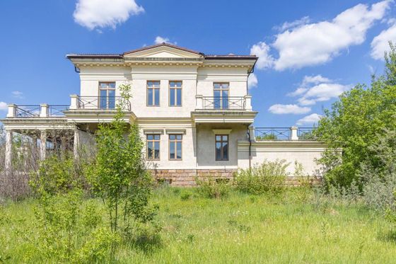 Продажа дома, 560 м², с участком 30 соток