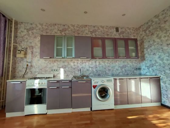 Продажа 1-комнатной квартиры 42 м², 2/9 этаж