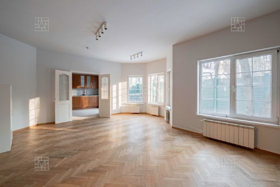 Аренда многокомнатной квартиры 250 м², 1/2 этаж