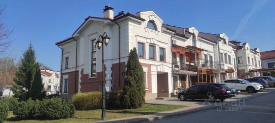 Продажа дома, 272 м², с участком 2,2 сотки