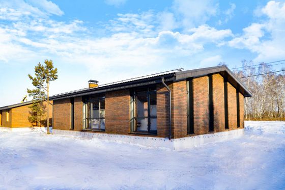 Продажа дома, 100 м², с участком 10,4 сотки