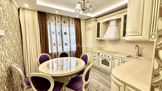 Продажа 3-комнатной квартиры 72 м², 23/24 этаж