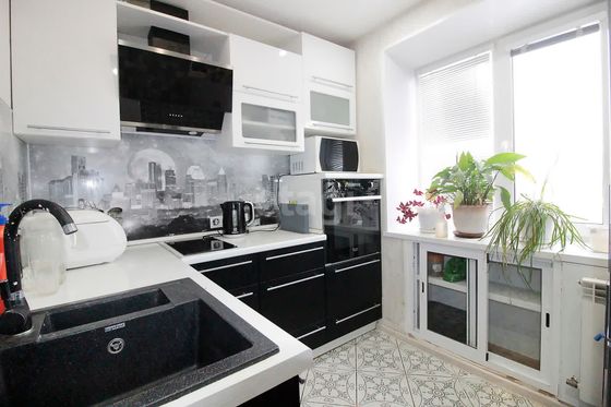 Продажа 3-комнатной квартиры 57 м², 4/5 этаж