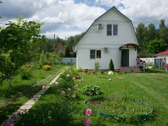 Продажа дома, 140 м², с участком 8 соток