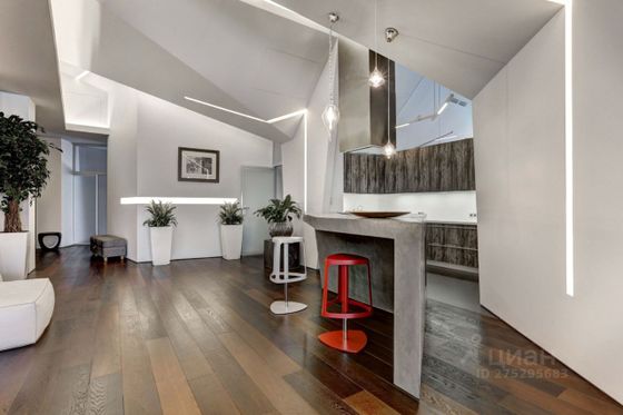 Продажа 3-комнатной квартиры 273 м², 5/6 этаж
