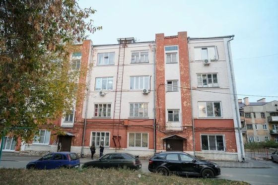 Продажа 2-комнатной квартиры 52 м², 4/4 этаж