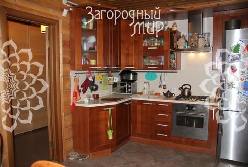 Продажа дома, 100 м², с участком 8 соток