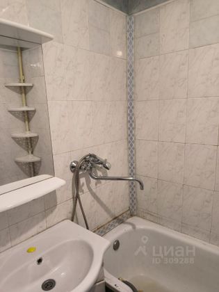 Продажа 3-комнатной квартиры 65 м², 1/9 этаж