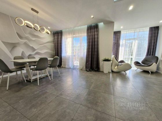 Продажа дома, 211,5 м², с участком 2 571 сотка