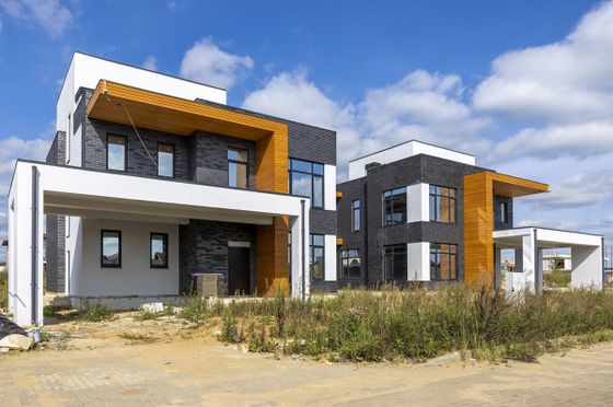 Продажа дома, 350 м², с участком 6,4 сотки