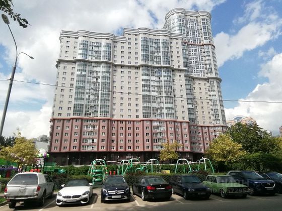 Продажа 4-комнатной квартиры 144 м², 13/32 этаж