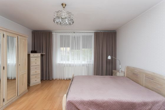 Продажа 2-комнатной квартиры 125 м², 1/3 этаж