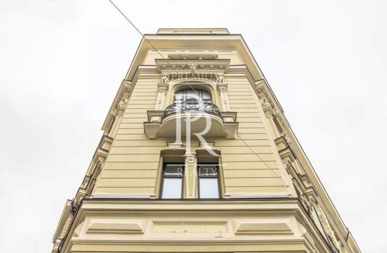 Продажа 3-комнатной квартиры 207,4 м², 2/5 этаж