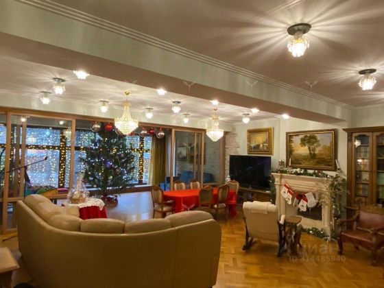 Аренда дома, 880 м², с участком 10 соток