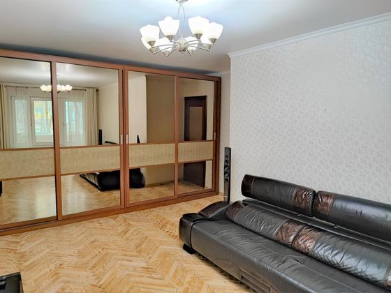 Продажа 2-комнатной квартиры 45 м², 1/9 этаж