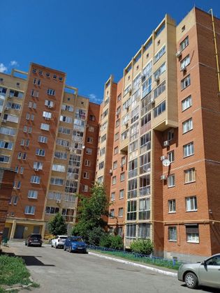 Продажа 2-комнатной квартиры 59,8 м², 1/12 этаж